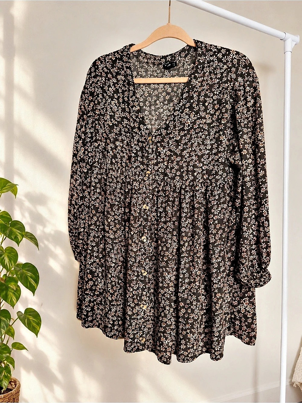 Billabong Floral Long Sleeve Blouse Size medium